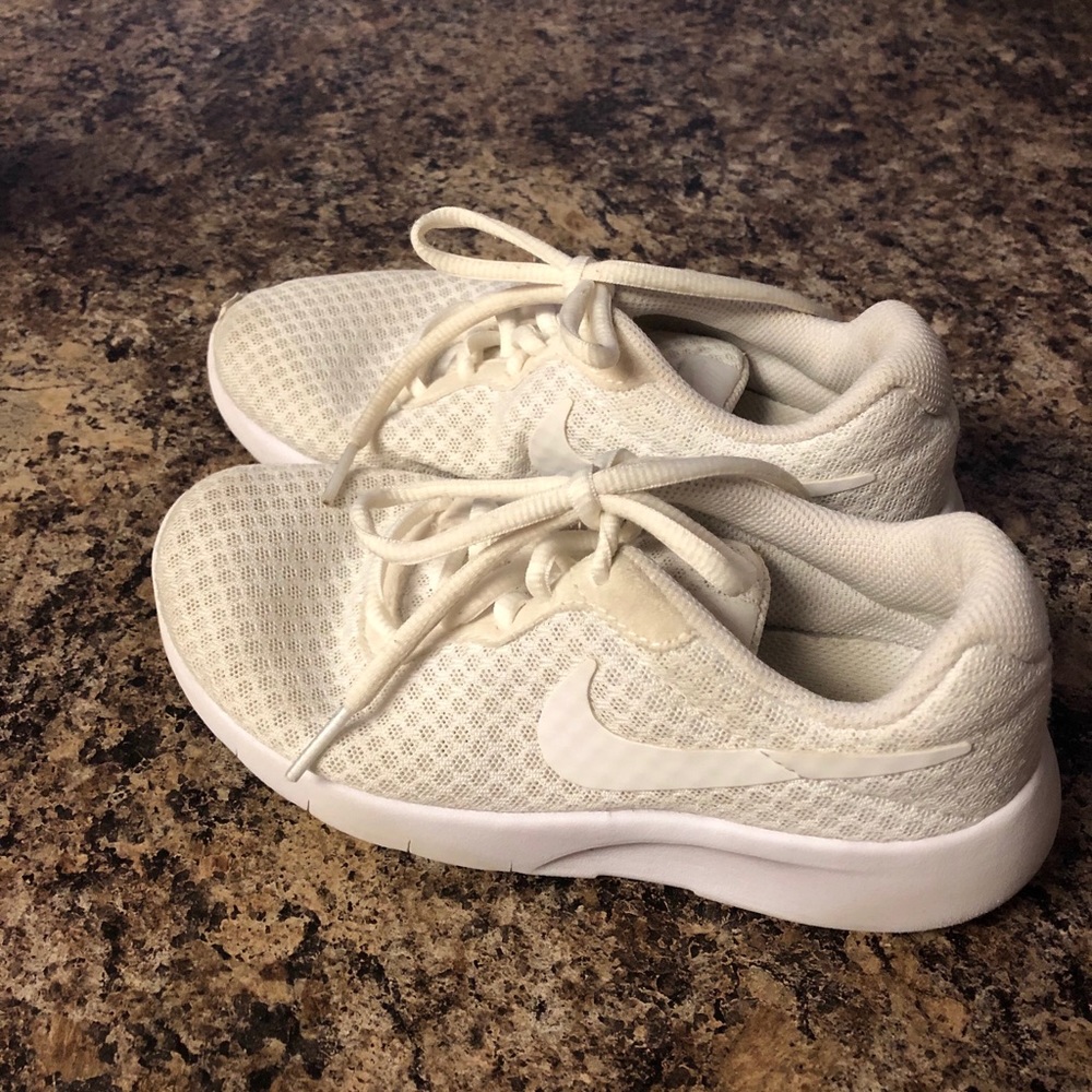 Kids Nike shoes. Size 1.5 #nike